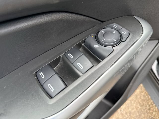 Used 2025 Chevrolet Trax RS FWD image 13