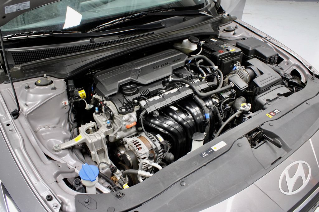 Used 2024 Hyundai Elantra SEL FWD image 18