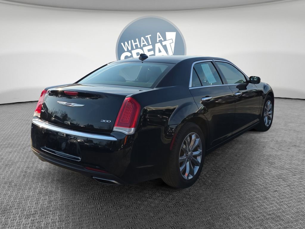 Used 2018 Chrysler 300 Limited image 3