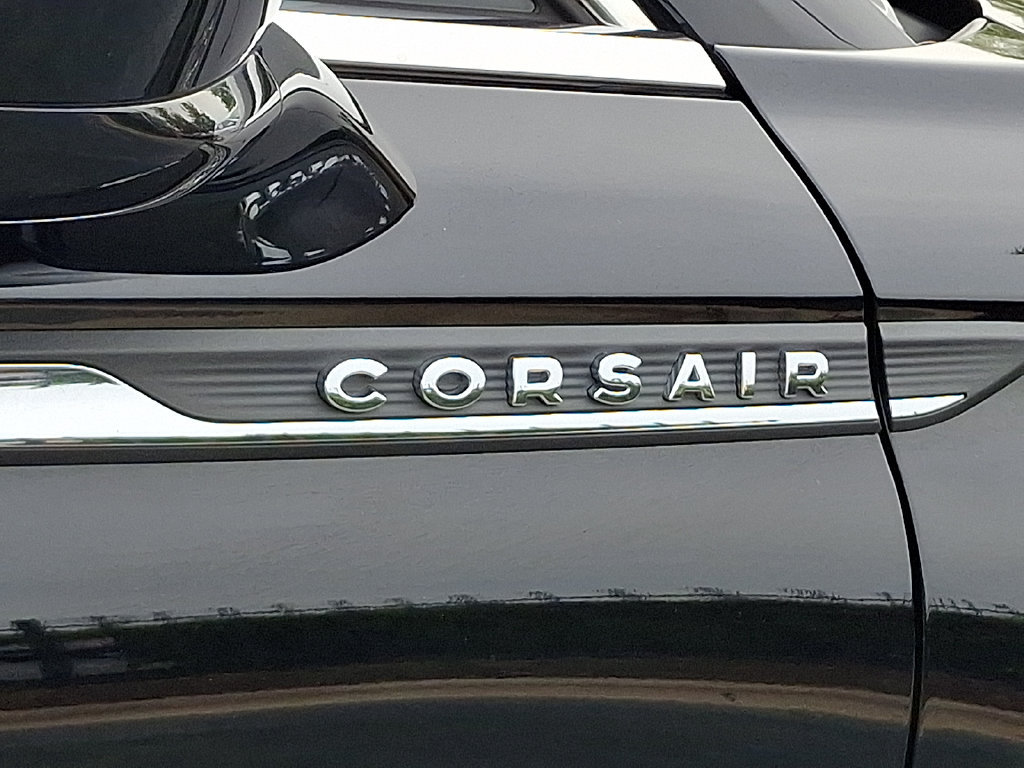 Used 2025 Lincoln Corsair FWD image 32