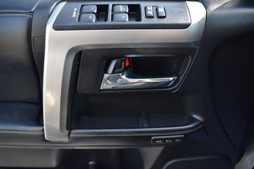 Used 2016 Toyota 4Runner Limited image 12
