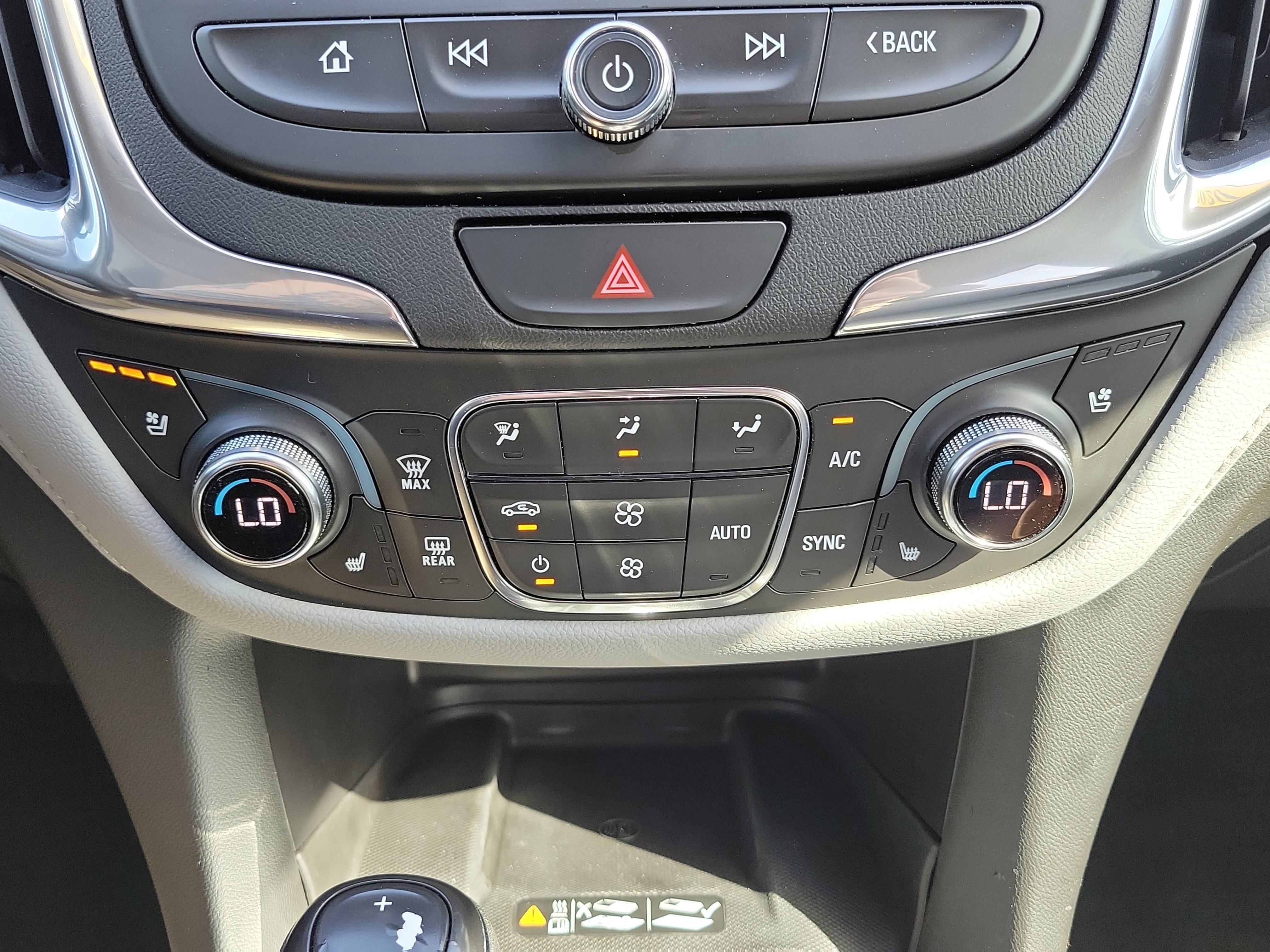 Used 2020 Chevrolet Equinox Premier image 38