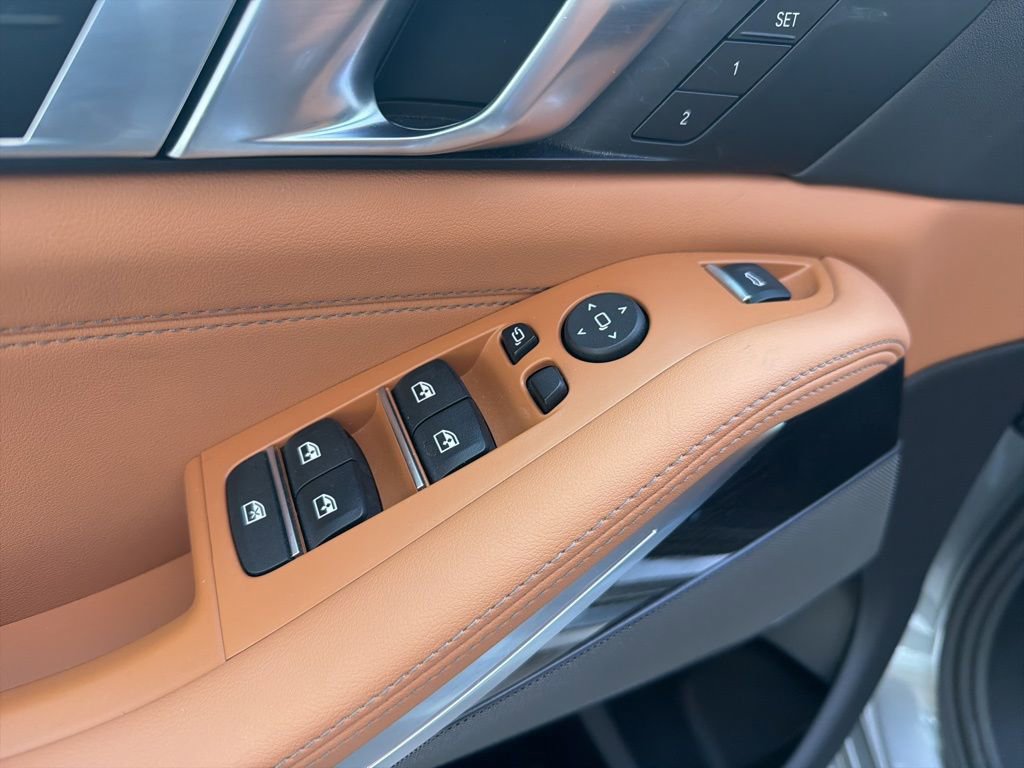 Used 2026 BMW X5 xDrive40i w/ M Sport Package image 7