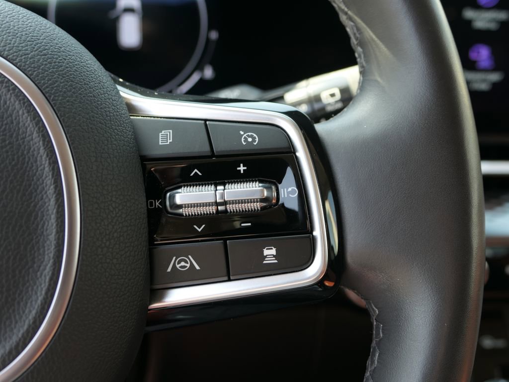 Used 2024 Kia Carnival SX Prestige FWD image 16