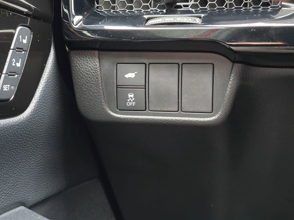 Used 2025 Honda CR-V Sport Touring image 17