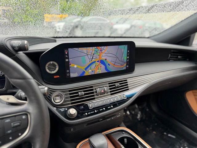 Used 2021 Lexus LS 500 AWD w/ Accessory Package (Z2) image 26