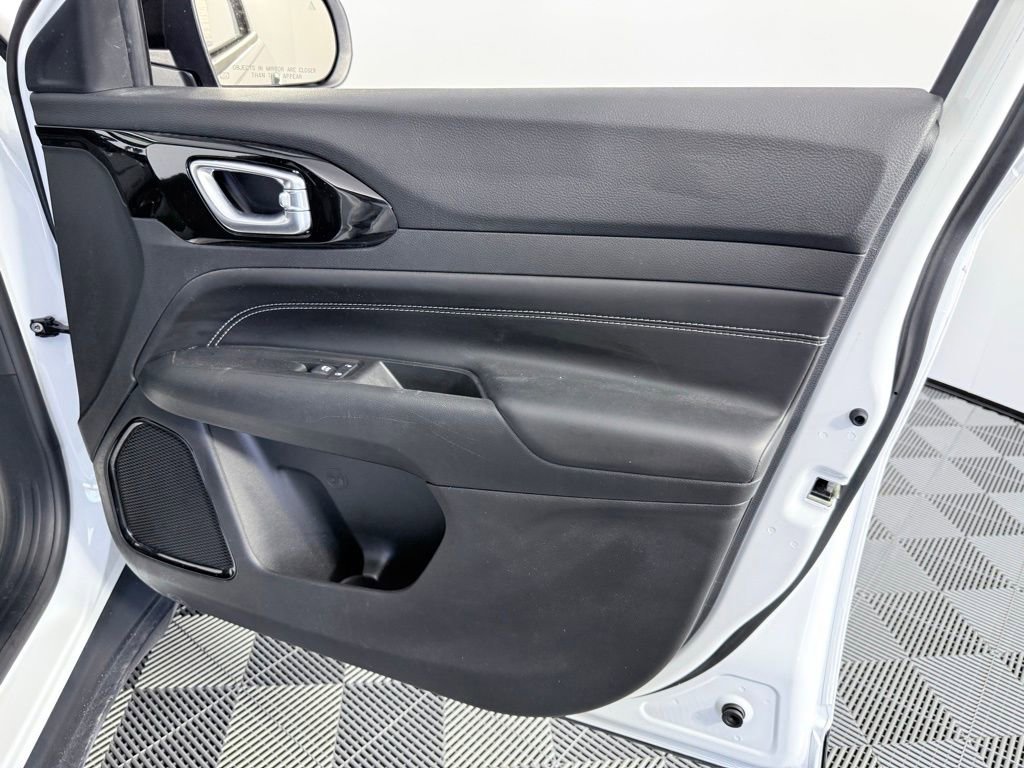 Used 2022 Jeep Compass Altitude image 10