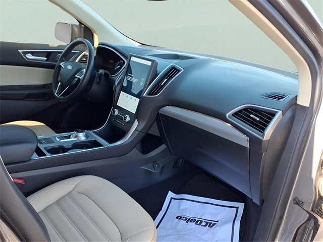 Used 2021 Ford Edge SEL w/ Convenience Package image 19