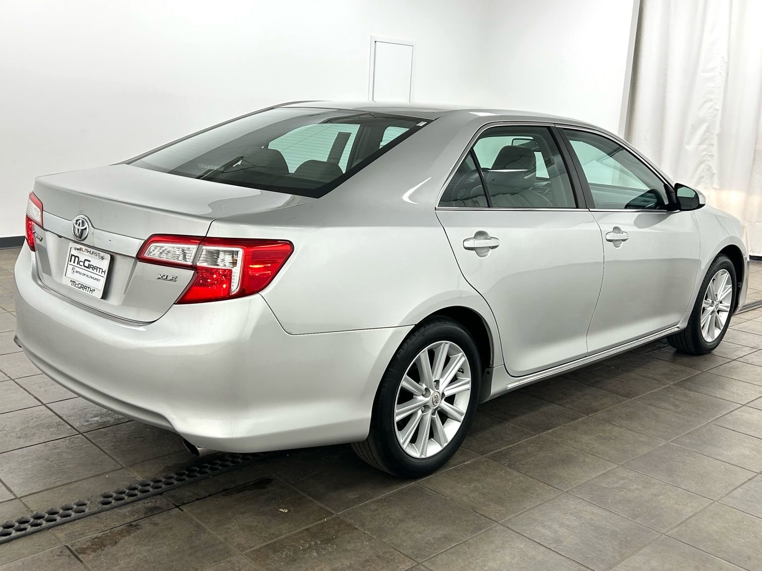 Used 2013 Toyota Camry XLE w/ Leather Pkg image 5