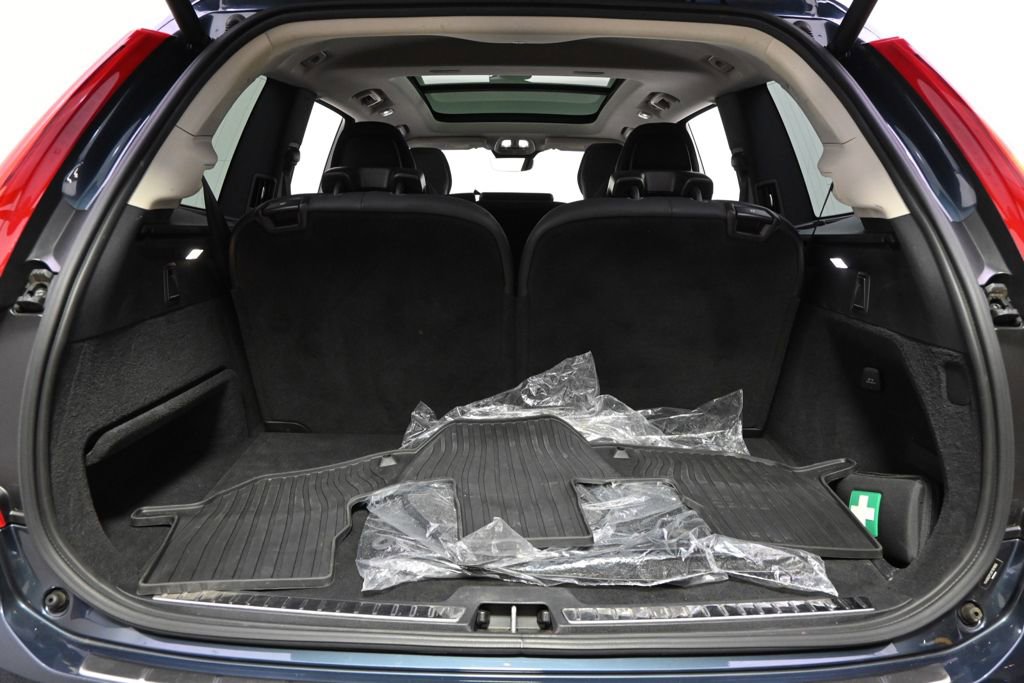 Used 2024 Volvo XC90 B6 Plus w/ Protection Package Premier image 19