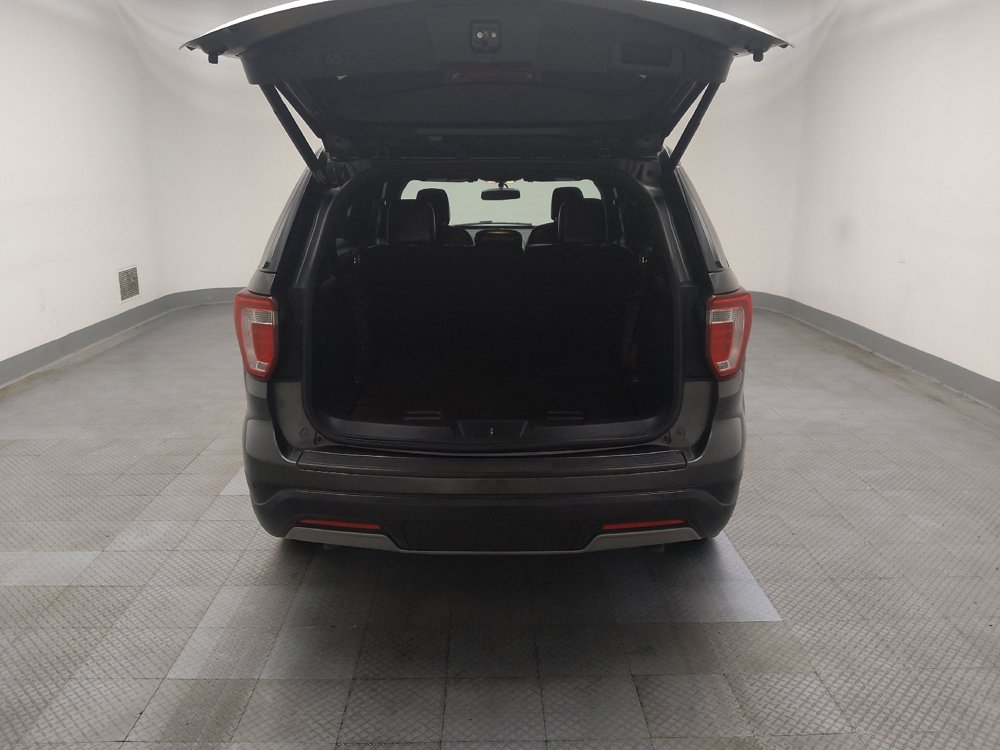 Used 2019 Ford Explorer XLT w/ Equipment Group 202A AWD/4WD image 29