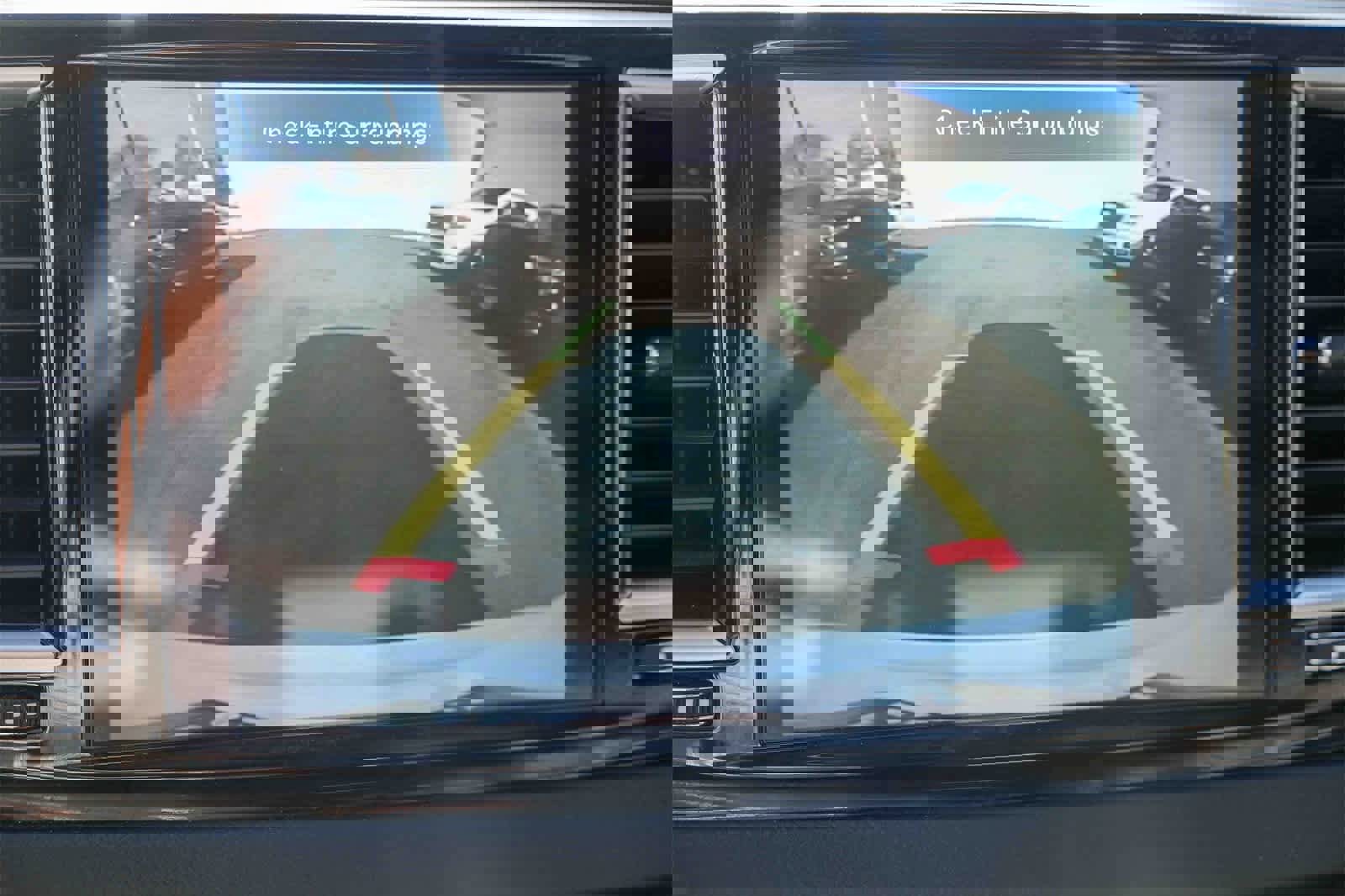 Used 2024 Chrysler Pacifica Touring-L image 22