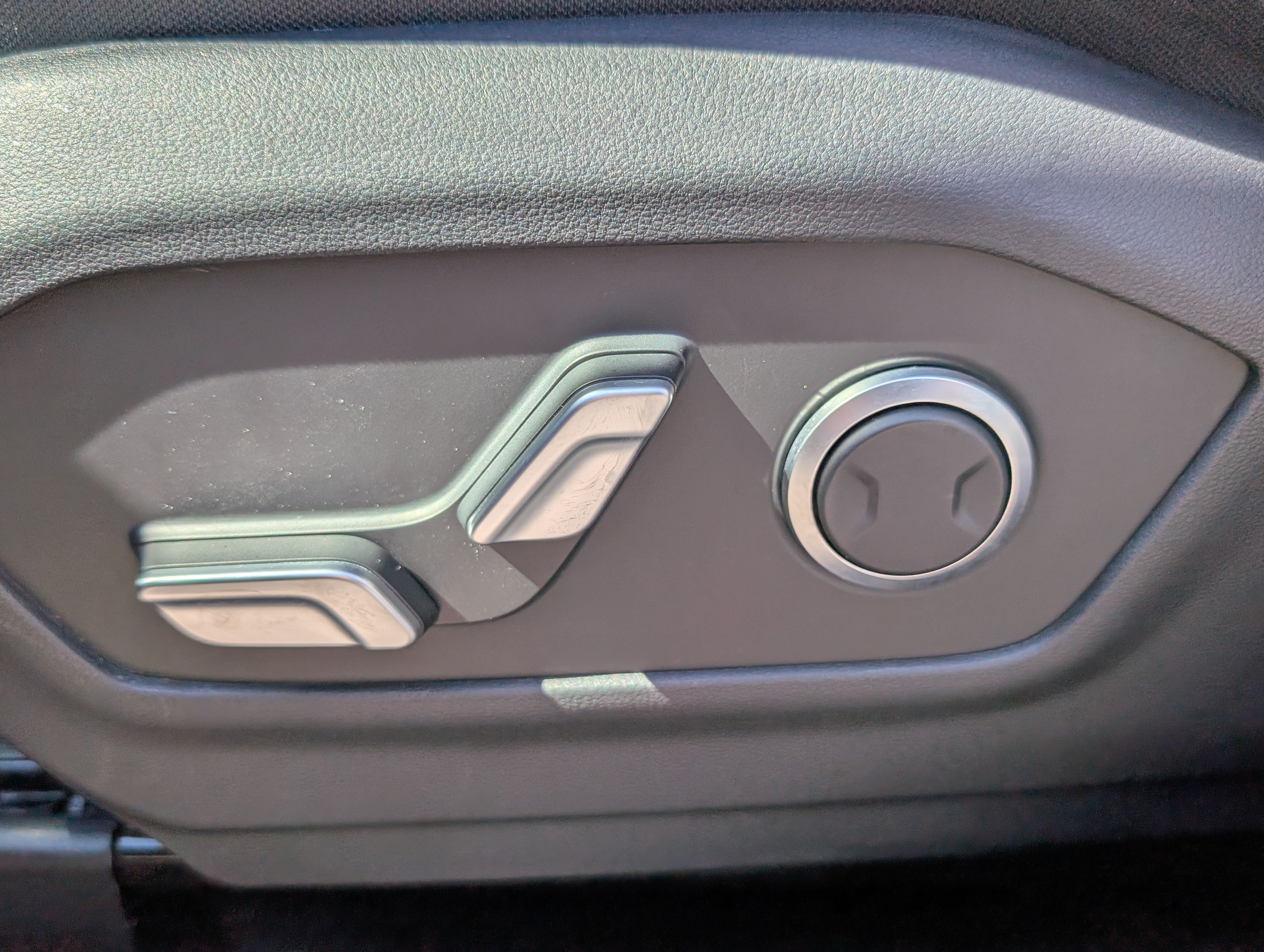 Used 2025 Hyundai Santa Fe SEL FWD image 20