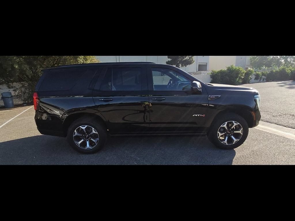 Used 2025 GMC Yukon AT4 Ultimate w/ LPO, Illumination Package AWD/4WD image 10