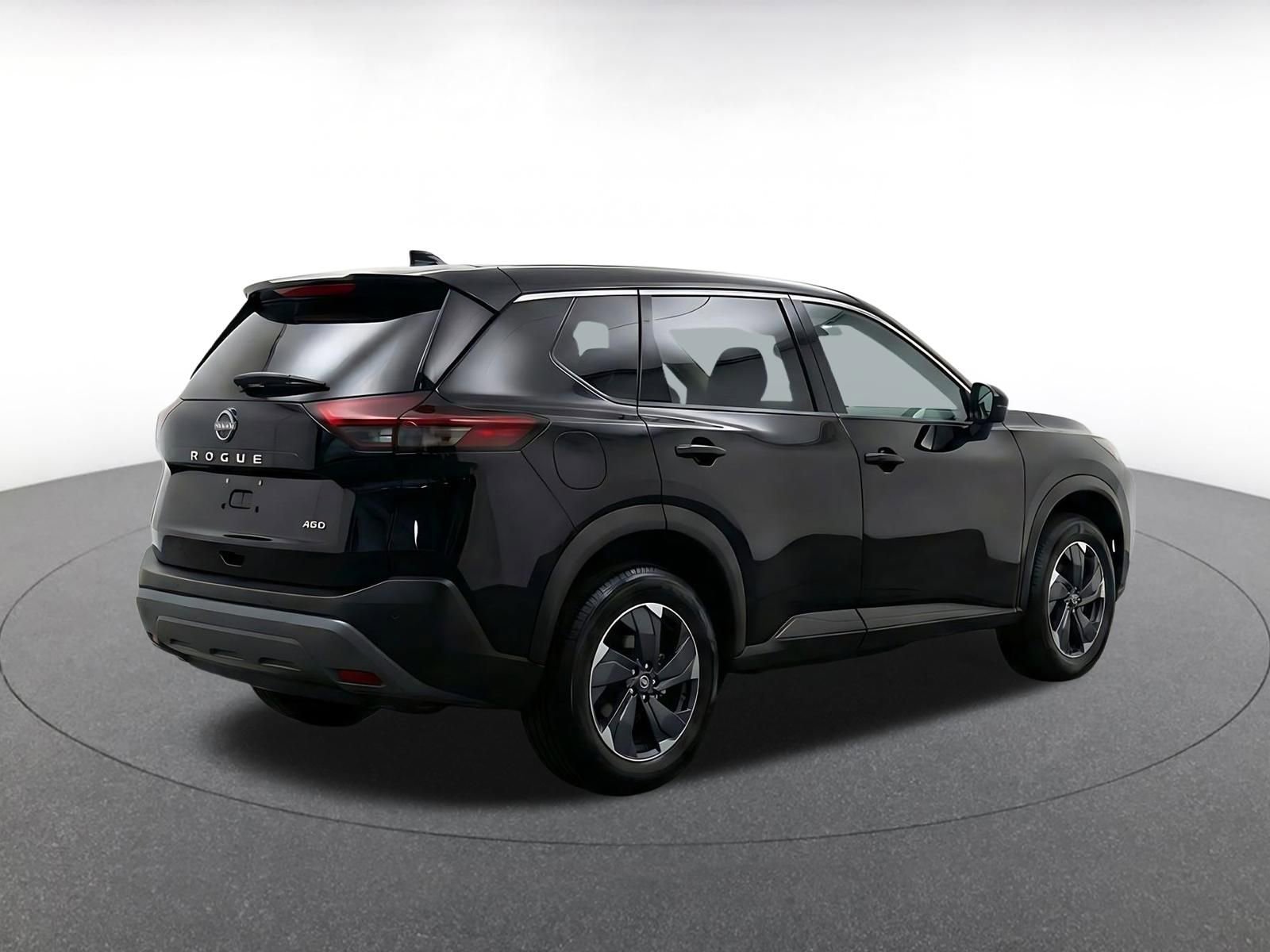 Used 2025 Nissan Rogue SV FWD image 11