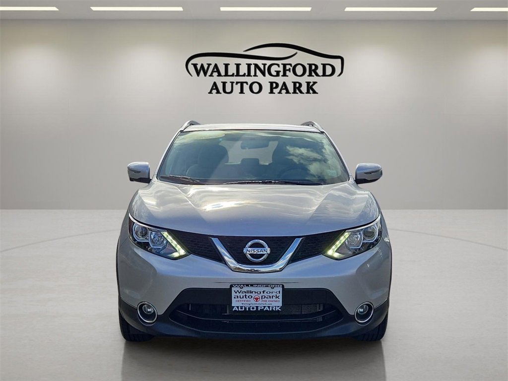 Used 2018 Nissan Rogue Sport SV w/ SV Technology Package image 2