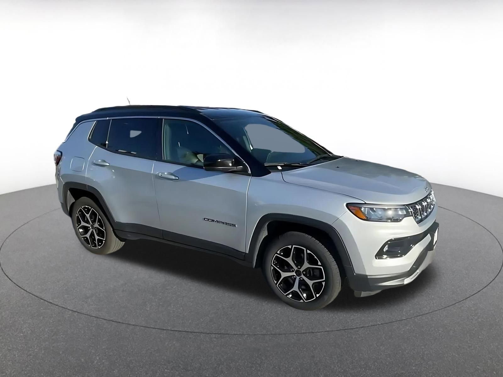 Used 2025 Jeep Compass Limited image 2