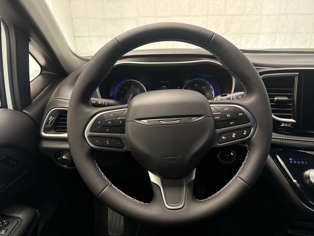 New 2027 Chrysler Pacifica Select AWD/4WD image 25