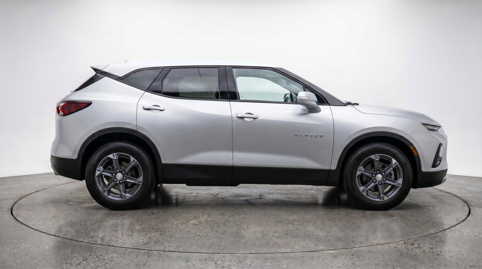 Used 2025 Chevrolet Blazer LT FWD image 11