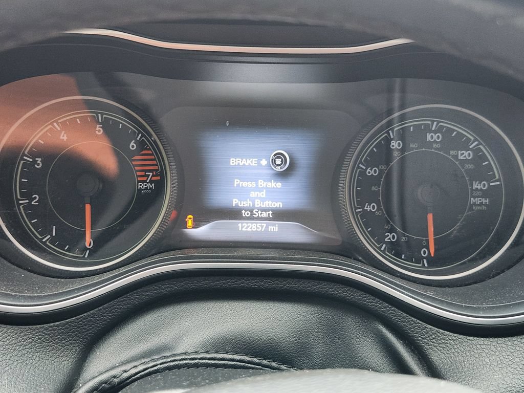 Used 2019 Jeep Cherokee Limited FWD image 13