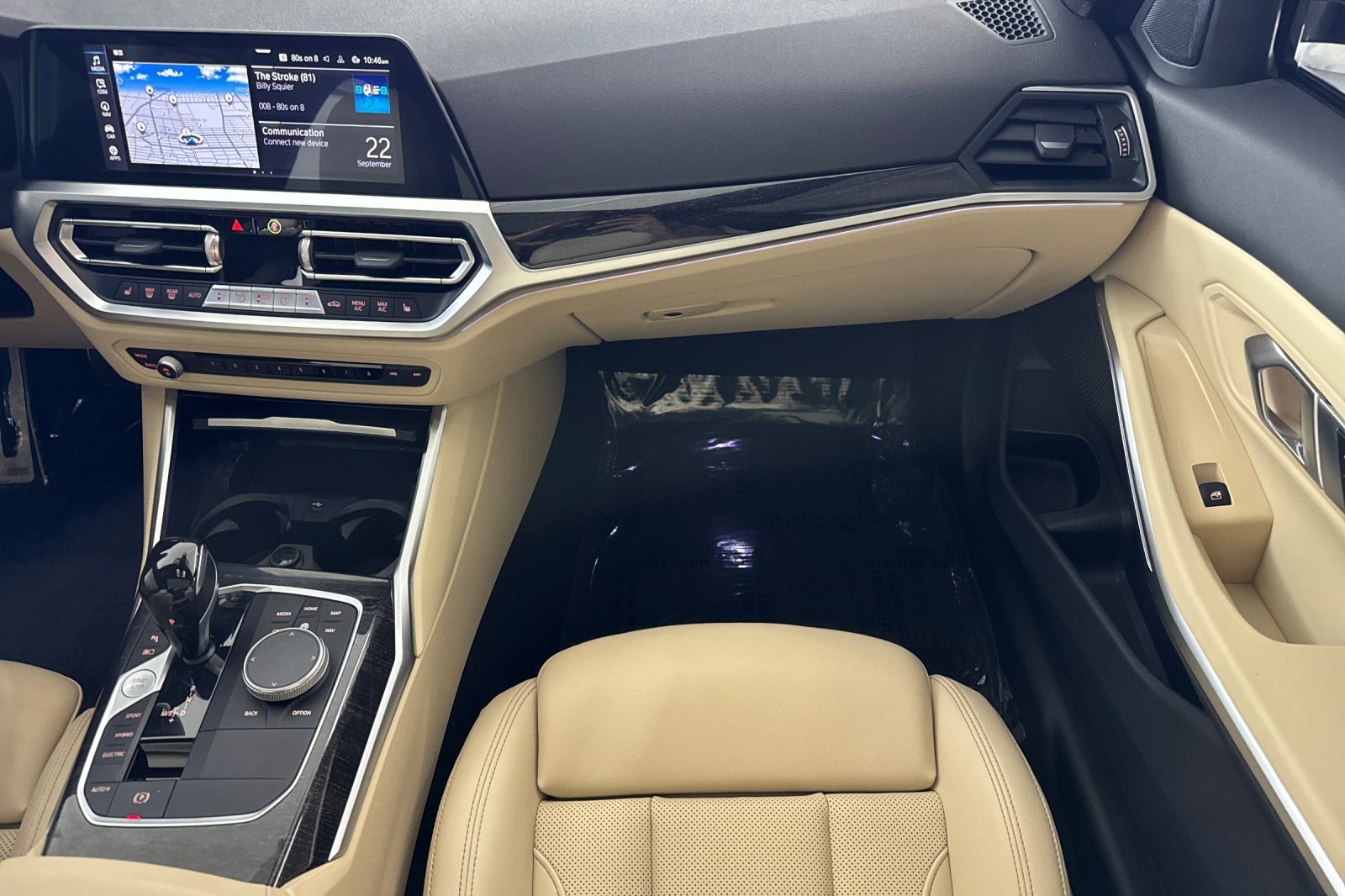 Used 2022 BMW 330e w/ M Sport Package RWD image 31