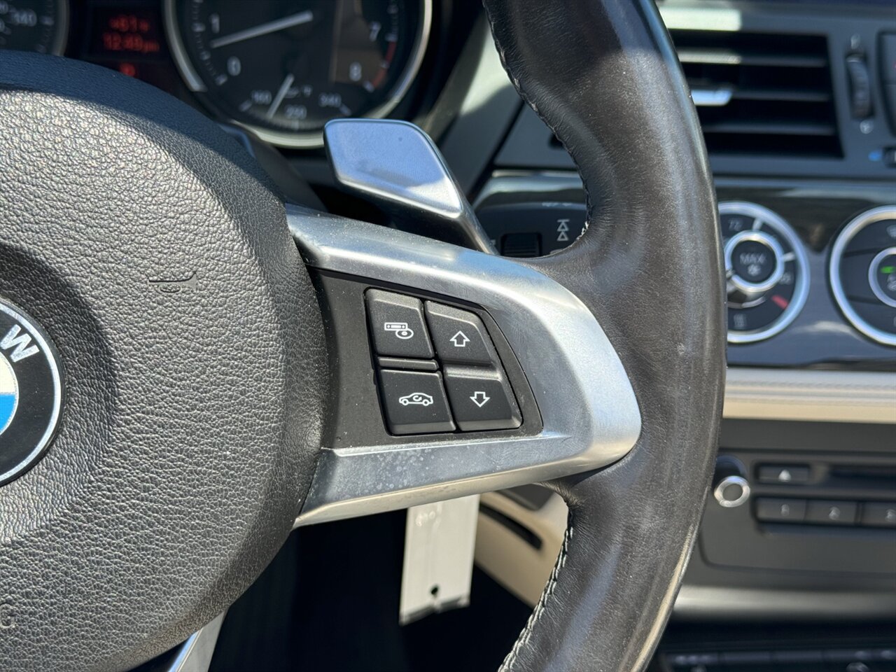 Used 2009 BMW Z4 sDrive35i RWD image 19