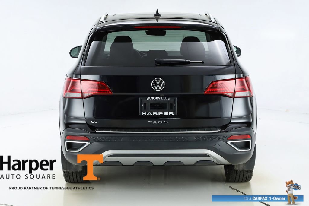 Used 2023 Volkswagen Taos SE w/ Panoramic Sunroof Package image 8