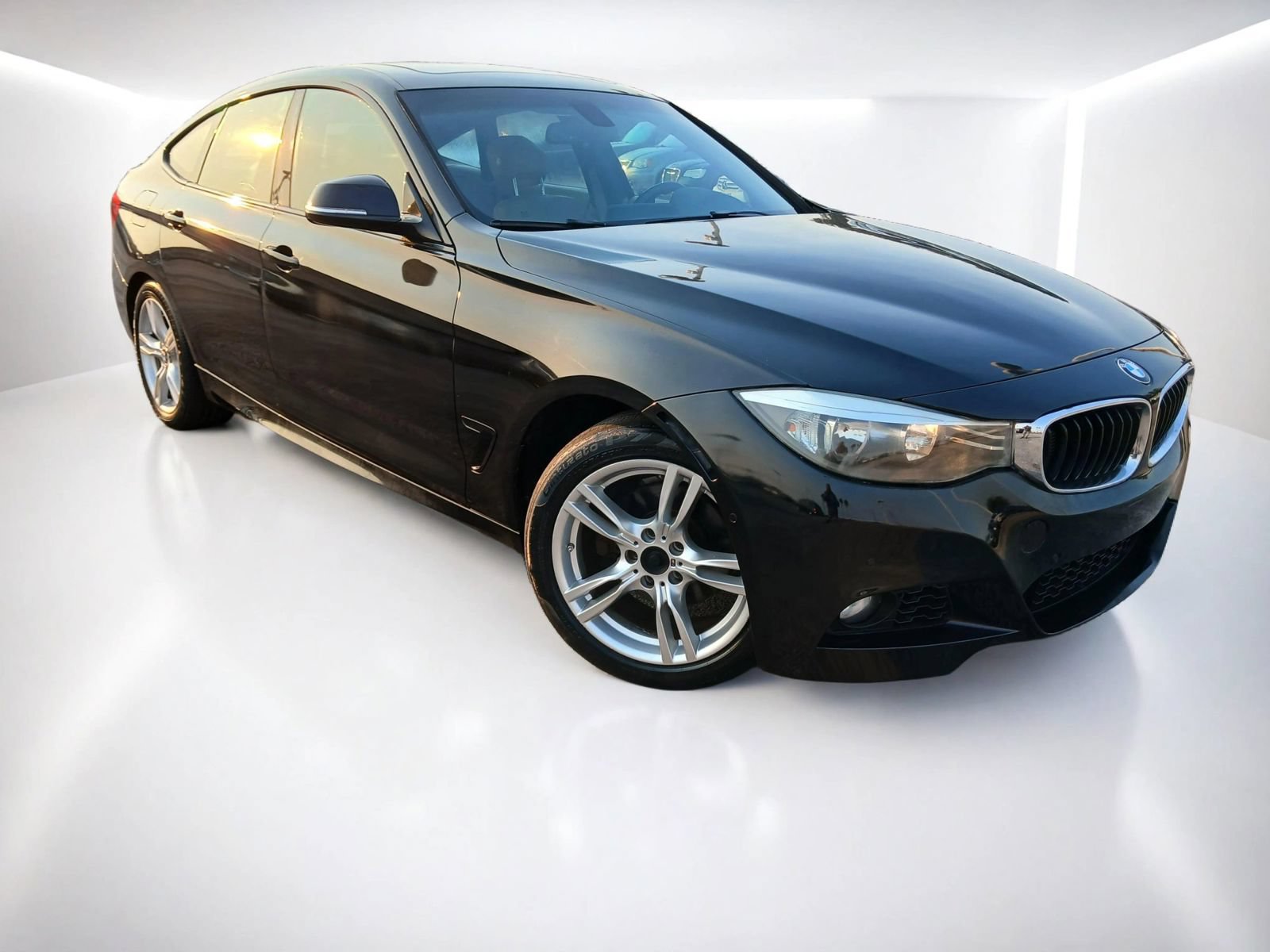 Used 2016 BMW 328i Gran Turismo xDrive AWD/4WD image 2