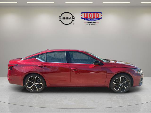 Used 2024 Nissan Altima 2.5 SR w/ SR Premium Package image 2