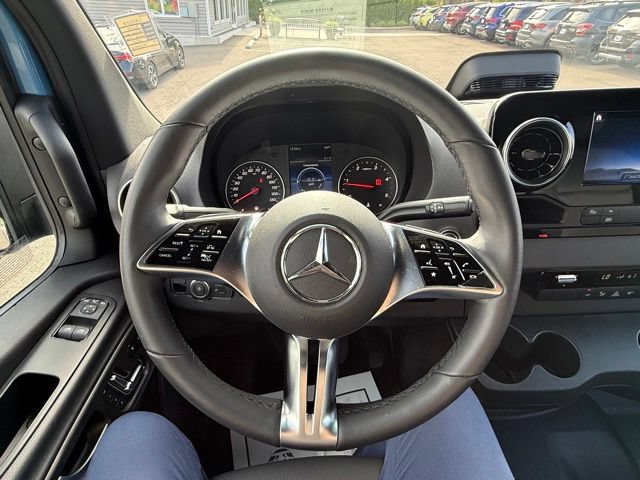 Used 2025 Mercedes-Benz Sprinter 2500 image 16