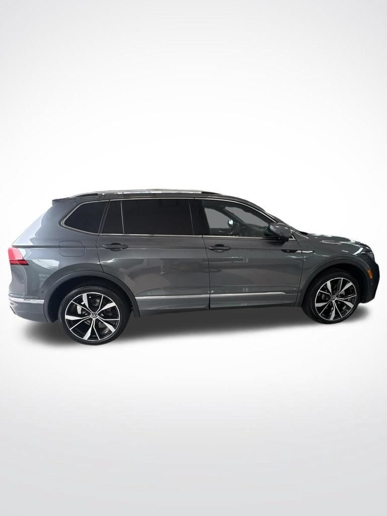Used 2023 Volkswagen Tiguan SEL R-Line AWD/4WD image 9