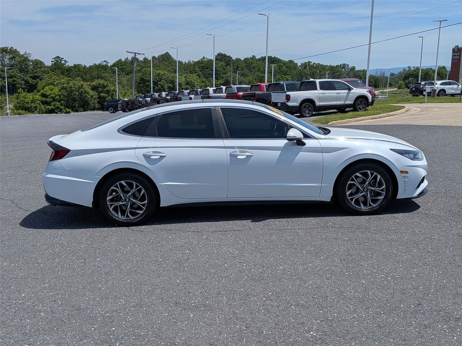 Used 2020 Hyundai Sonata SEL w/ Premium + Sunroof Package FWD image 4