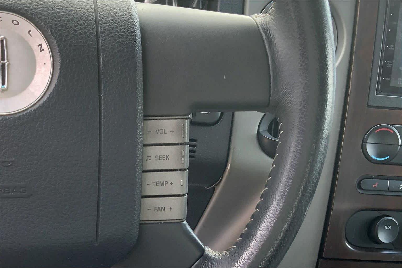 Used 2006 Lincoln Mark LT 2WD image 24