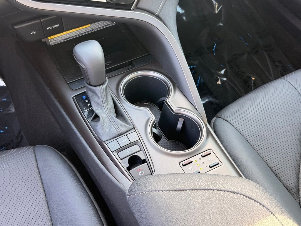 Used 2021 Toyota Camry XSE w/ Navigation Package FWD image 16