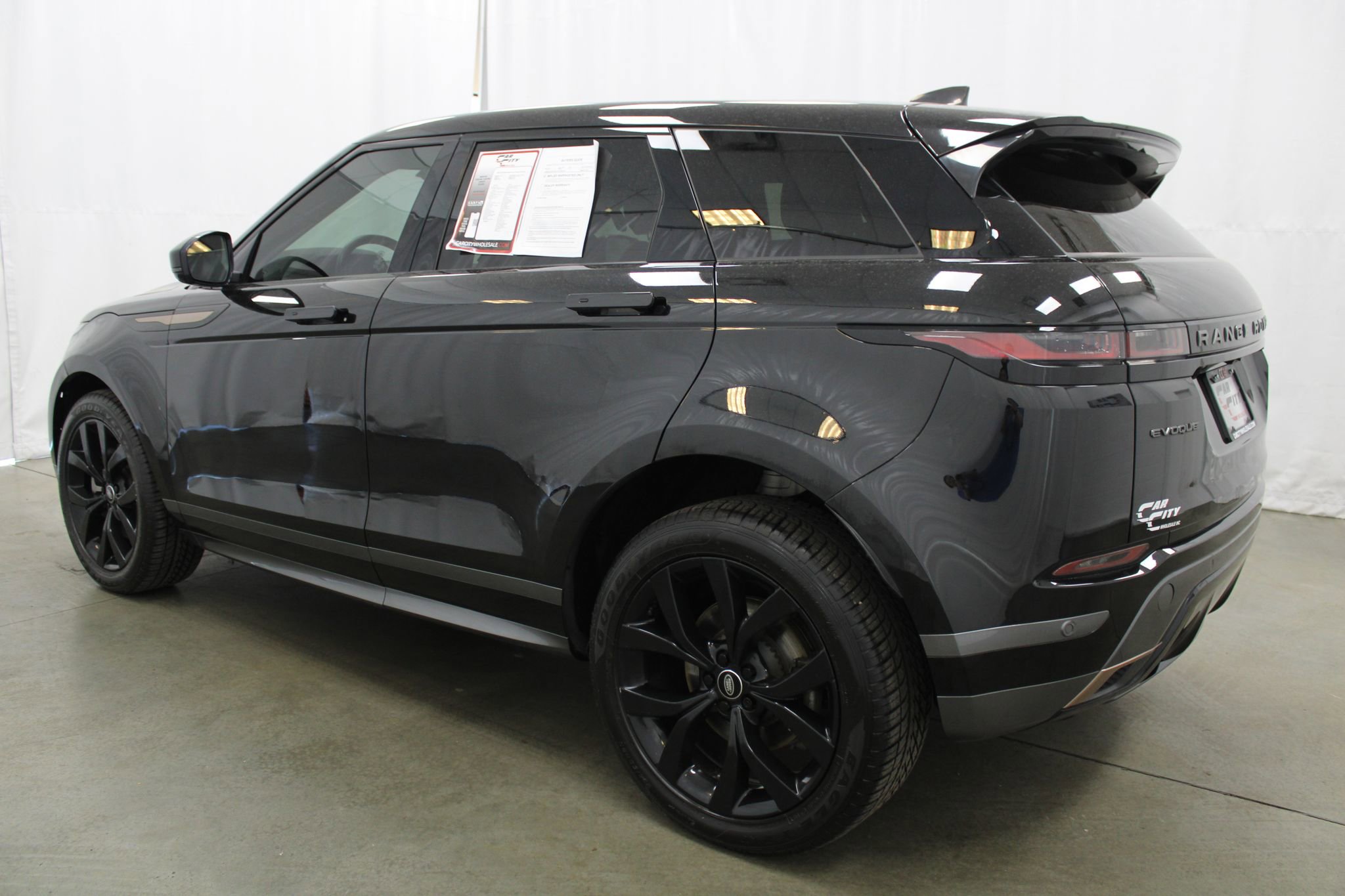 Used 2022 Land Rover Range Rover Evoque R-Dynamic S AWD/4WD image 8