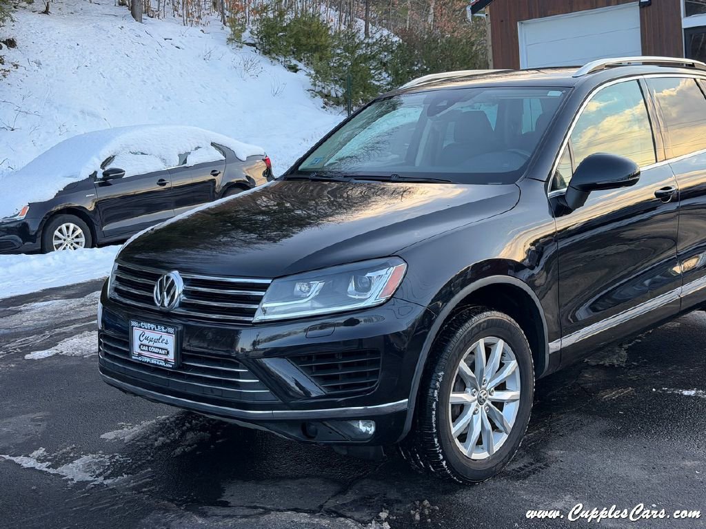 Used 2017 Volkswagen Touareg Sport AWD/4WD image 33