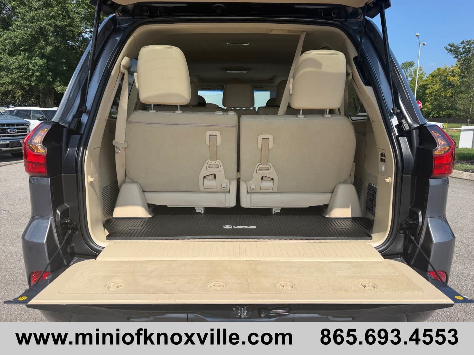 Used 2017 Lexus LX 570 4WD w/ Luxury Package image 17