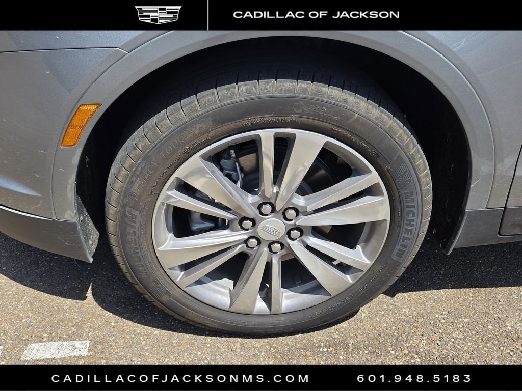 Used 2025 Cadillac XT5 Premium Luxury FWD image 6