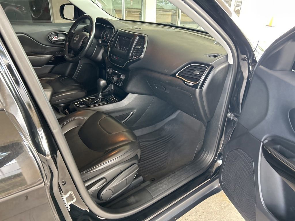 Used 2019 Jeep Cherokee Altitude image 21