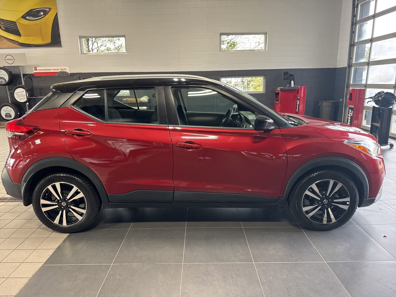 Certified 2020 Nissan Kicks SV FWD image 31