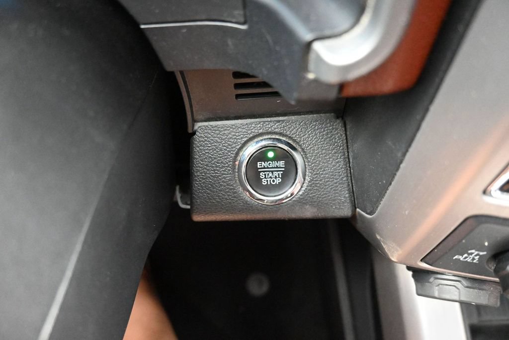 Used 2019 Ford F150 Platinum w/ Technology Package AWD/4WD image 18