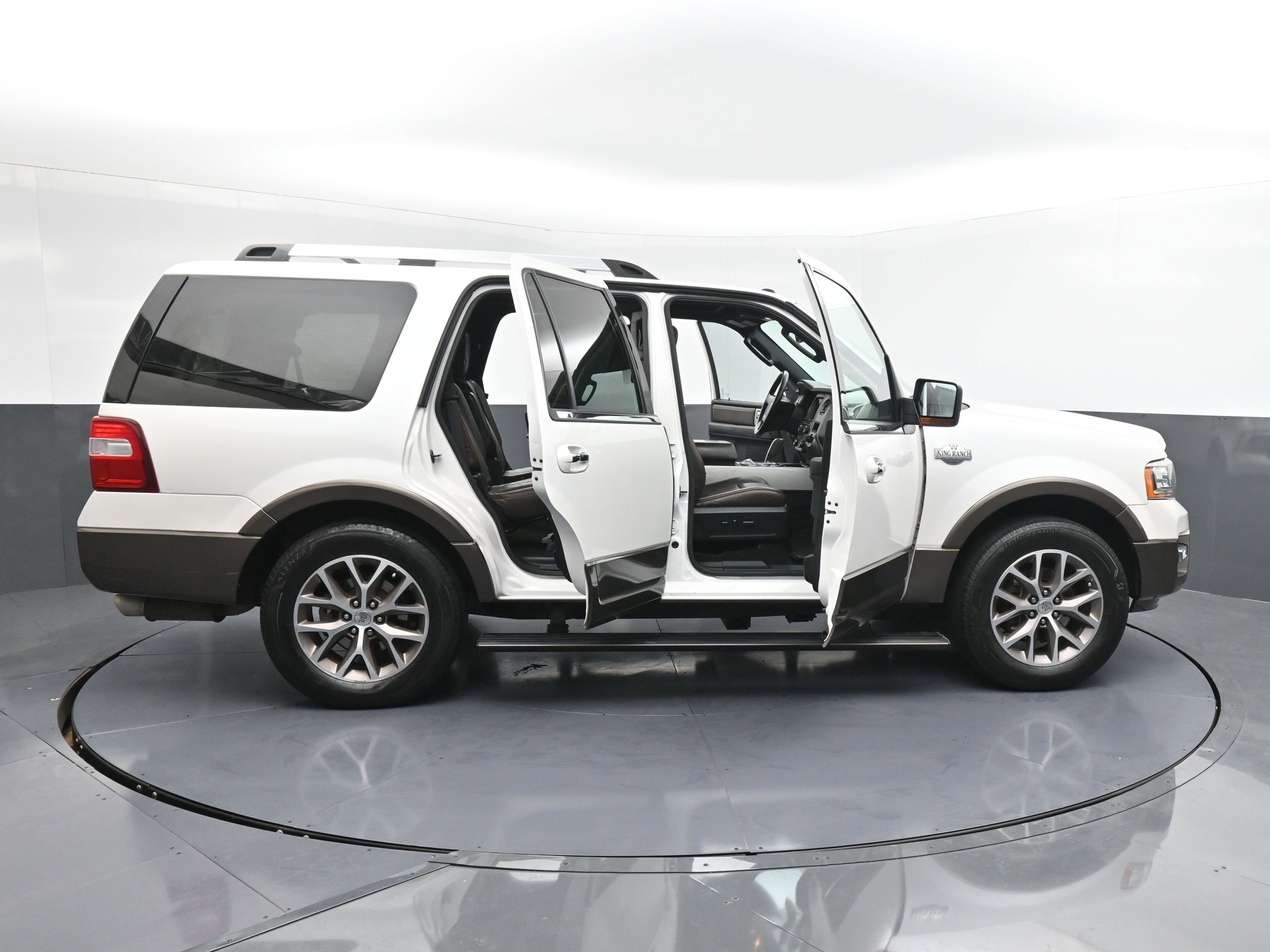 Used 2016 Ford Expedition King Ranch image 43