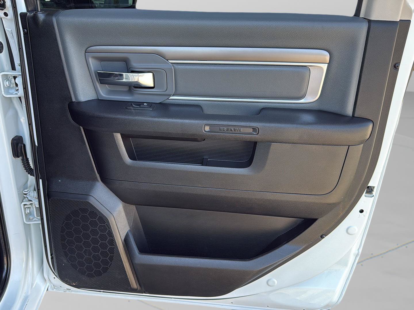 Used 2022 RAM 1500 Classic SLT w/ Electronics Group AWD/4WD image 30
