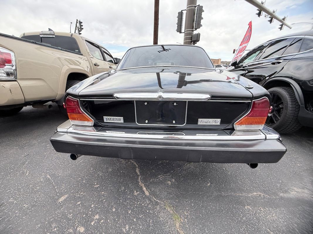 Used 1987 Jaguar XJ Vanden Plas RWD image 3