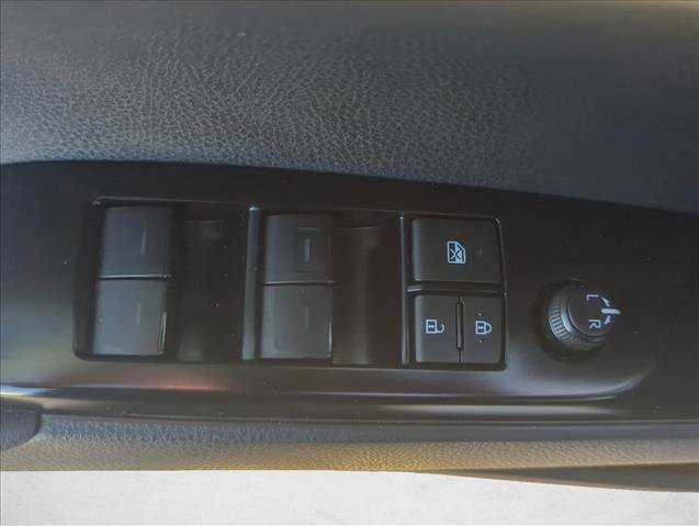 Used 2025 Toyota Camry SE FWD image 8