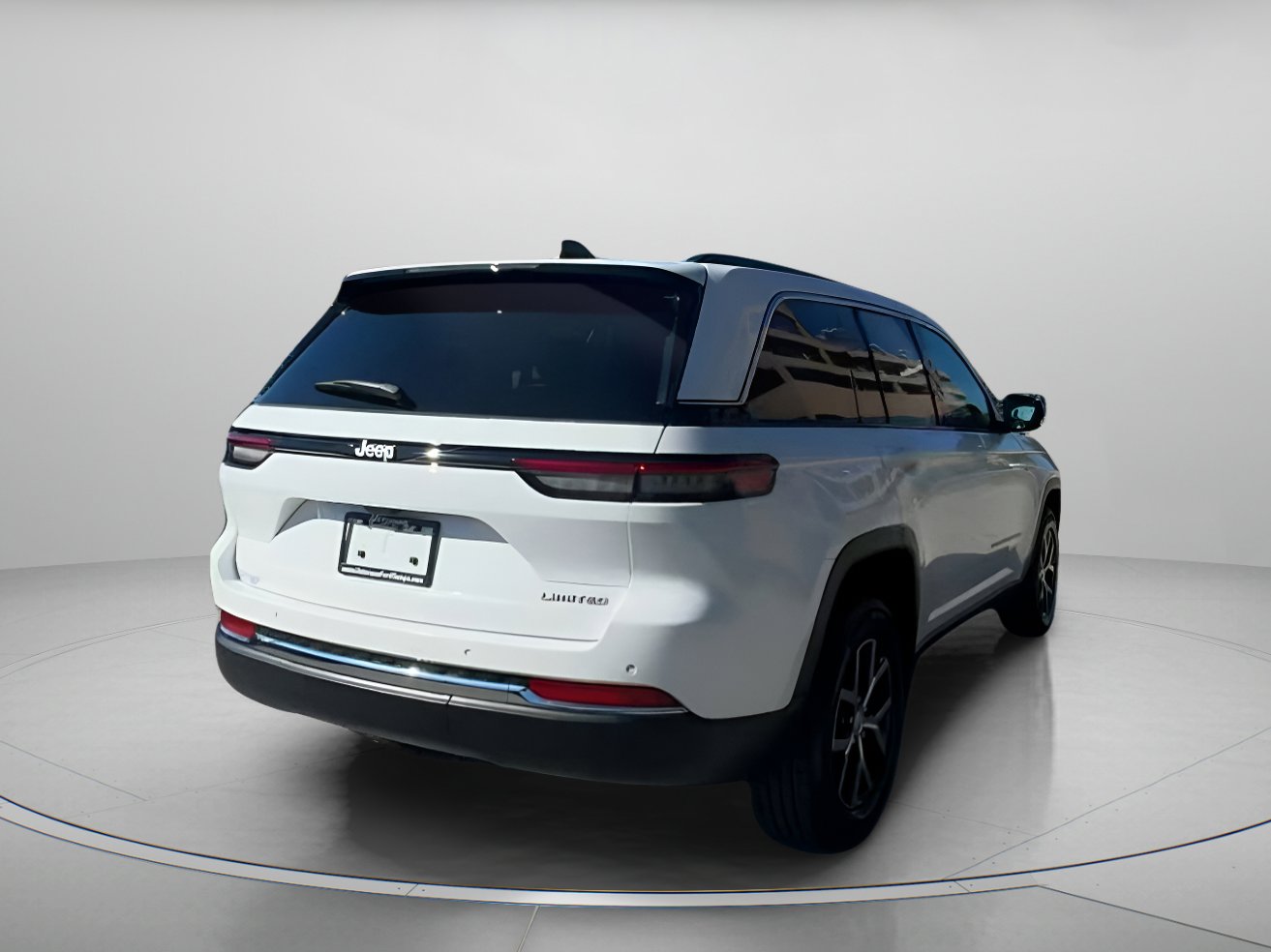 Used 2025 Jeep Grand Cherokee Limited w/ Trailer Tow Package image 26