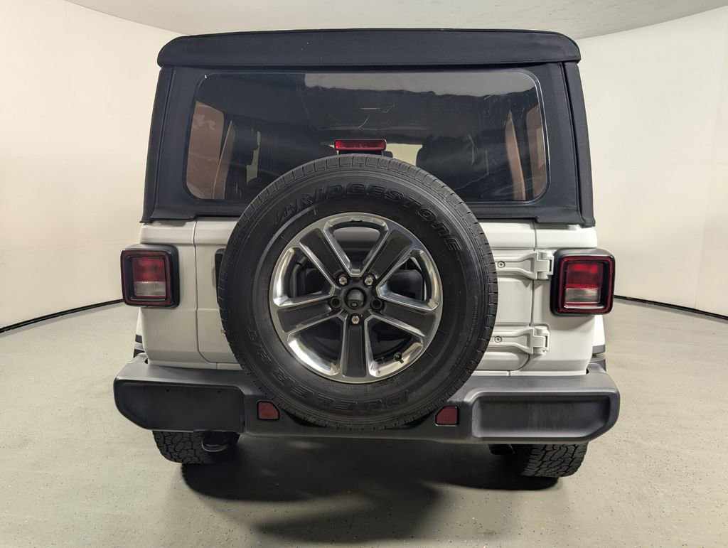 Used 2019 Jeep Wrangler Unlimited Sahara AWD/4WD image 7