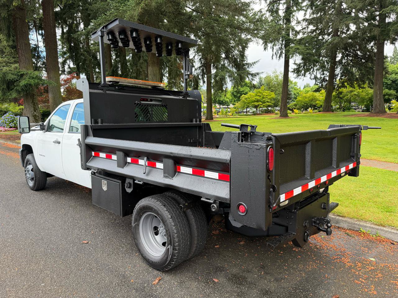 Used 2011 Chevrolet Silverado 3500 W/T RWD image 3