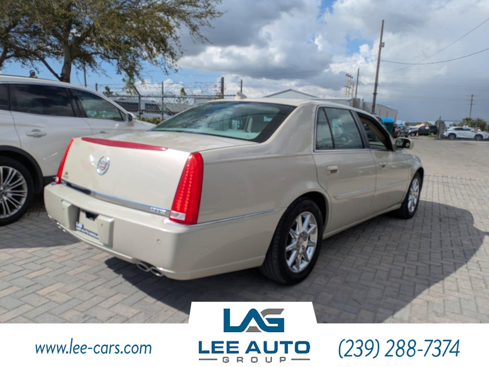 Used 2010 Cadillac DTS Luxury image 3