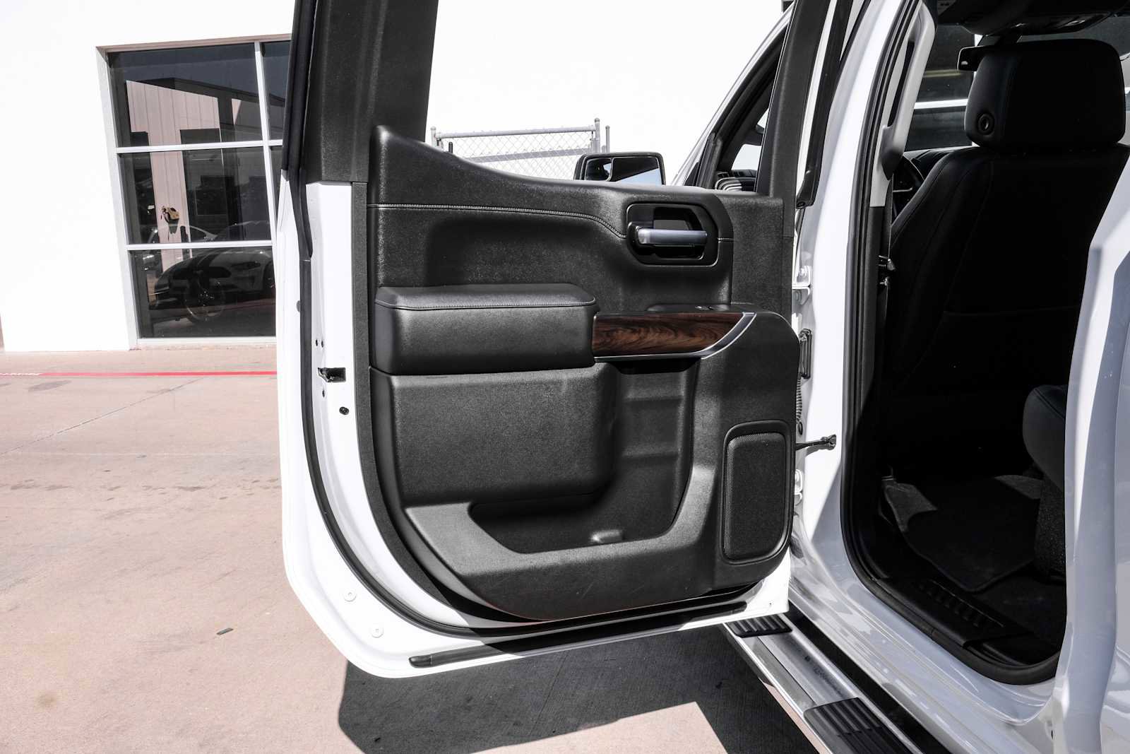 Used 2020 GMC Sierra 1500 SLT image 48